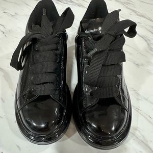 Alexander McQueen
Patent Leather Oversized Sneakers